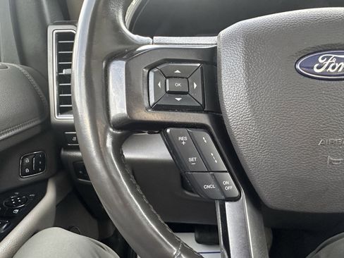 Used 2021 Ford Expedition Limited image 10