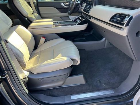 Used 2023 Lincoln Navigator L Reserve image 15