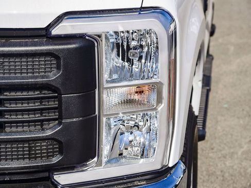 New 2026 Ford F250 XL w/ XL Chrome Package AWD/4WD image 10