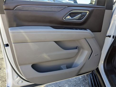 Certified 2023 GMC Yukon SLT w/ SLT Premium Package image 15