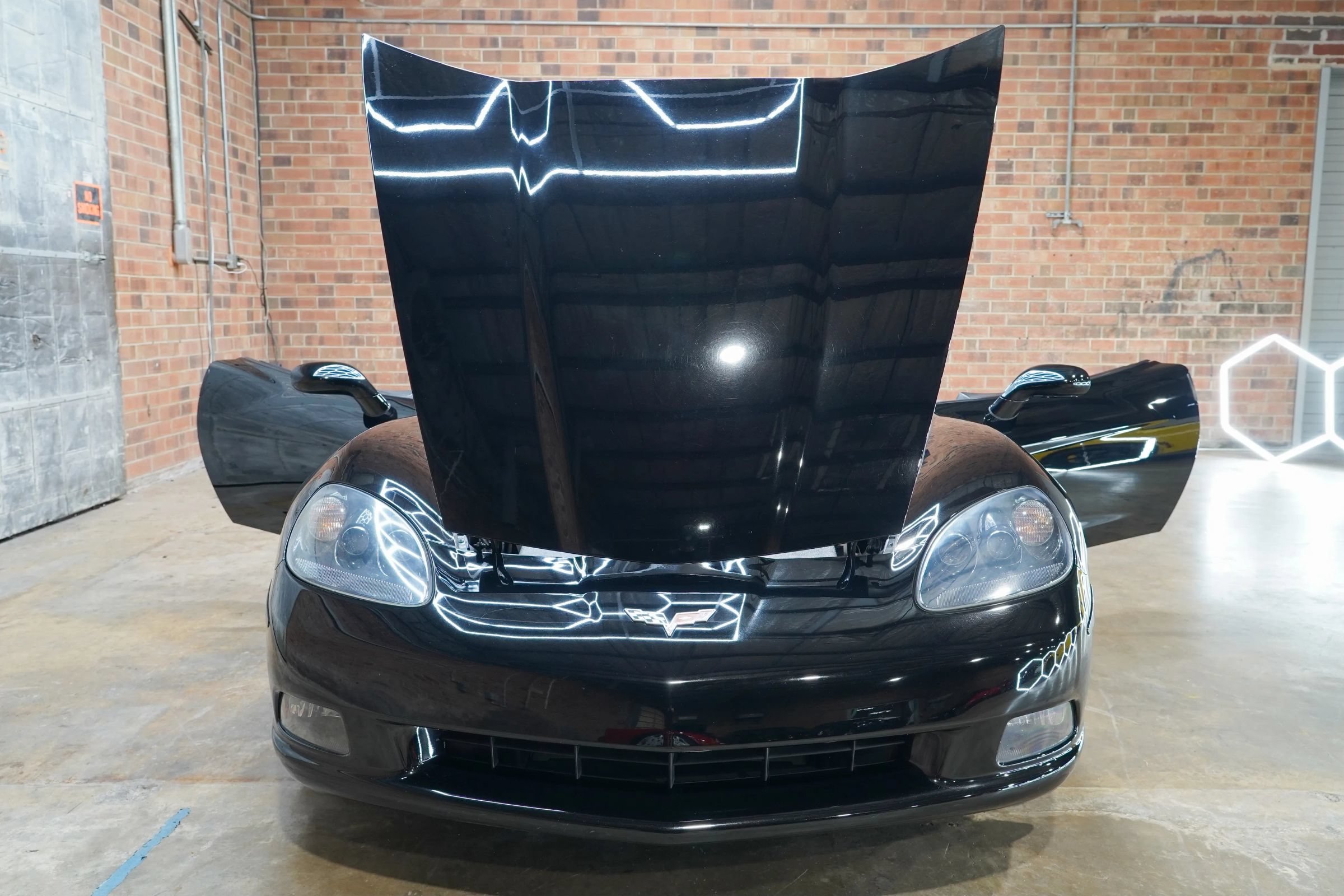 Used 2010 Chevrolet Corvette Coupe w/ Preferred Equipment Group RWD image 23