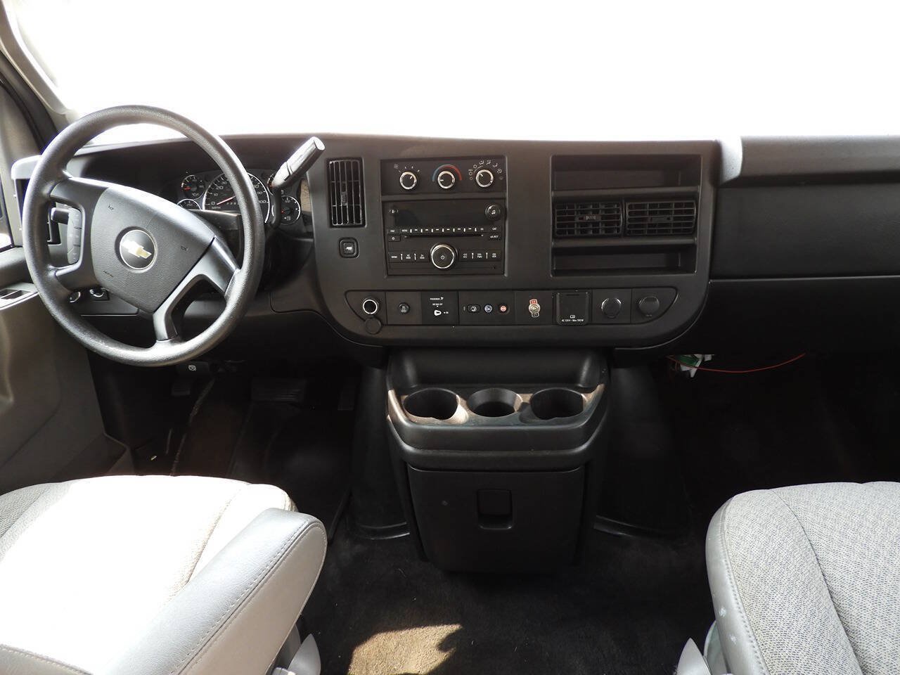 Used 2016 Chevrolet Express 2500 LT w/ LT Preferred Equipment Group RWD image 16