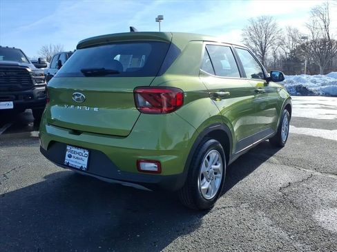 Used 2022 Hyundai Venue SE image 18