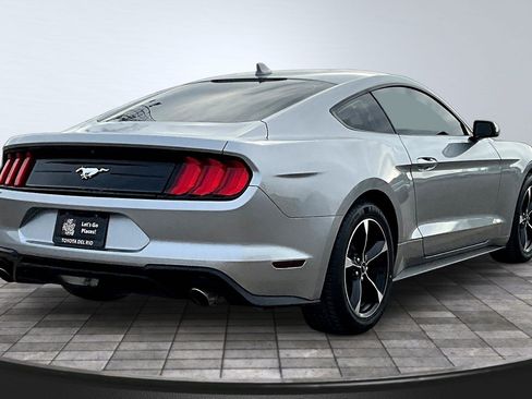 Used 2022 Ford Mustang Coupe RWD image 7