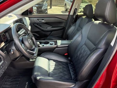 Used 2023 Nissan Rogue Platinum w/ Platinum Premium Package image 17