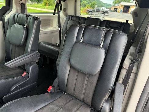 Used 2020 Dodge Grand Caravan SXT FWD image 33