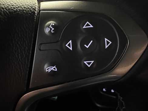 Used 2018 Chevrolet Silverado 1500 LT w/ All Star Edition image 39