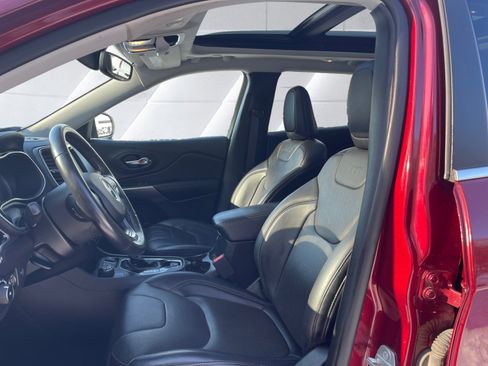 Used 2019 Jeep Cherokee Limited image 10