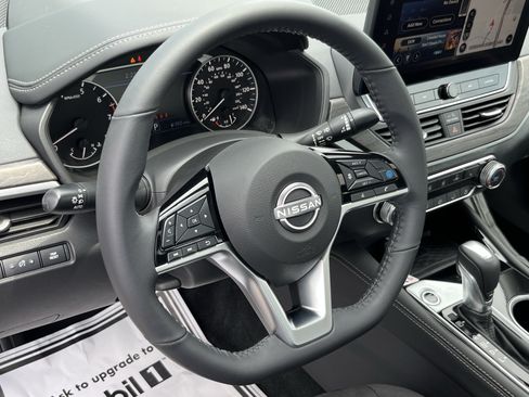 Used 2023 Nissan Altima 2.5 SV w/ SV Premium Package AWD/4WD image 24