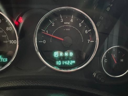 Used 2018 Jeep Wrangler Golden Eagle image 30