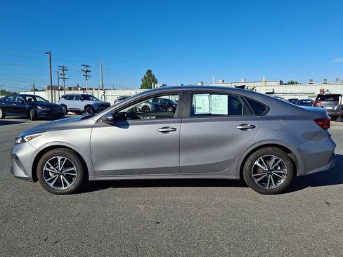 Used 2024 Kia Forte LXS w/ LXS Technology Package FWD image 6