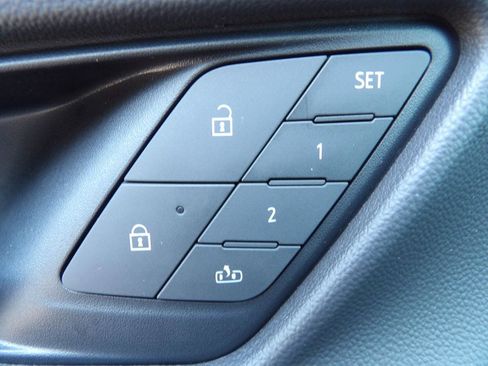Used 2025 Chevrolet Equinox ACTIV w/ Convenience Package III FWD image 14