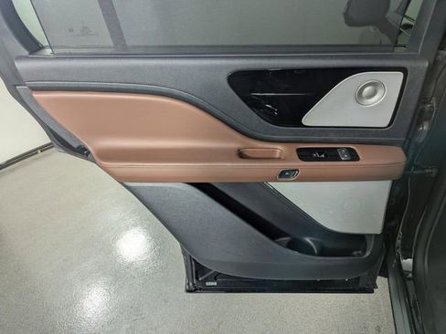 Used 2025 Lincoln Aviator Reserve w/ Equipment Group 201A image 16