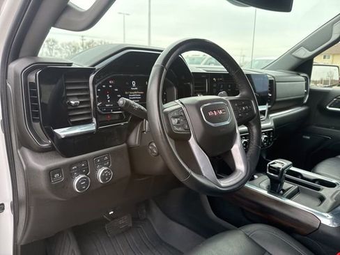 Used 2024 GMC Sierra 1500 SLT w/ SLT Premium Plus Package AWD/4WD image 18