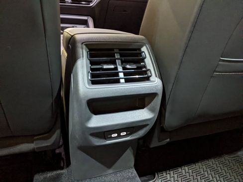 New 2025 Volkswagen Tiguan SE R-Line image 24