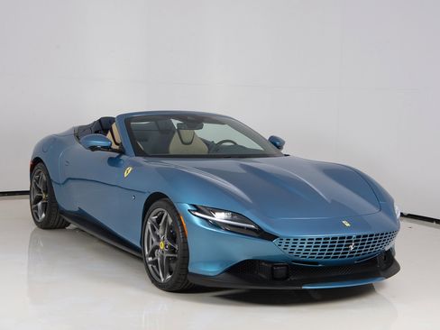 Certified 2025 Ferrari Roma Spider RWD image 1