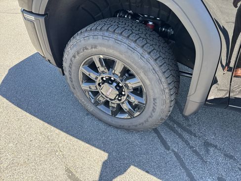 New 2026 GMC Sierra 2500 AT4 w/ AT4 Premium Plus Package AWD/4WD image 10
