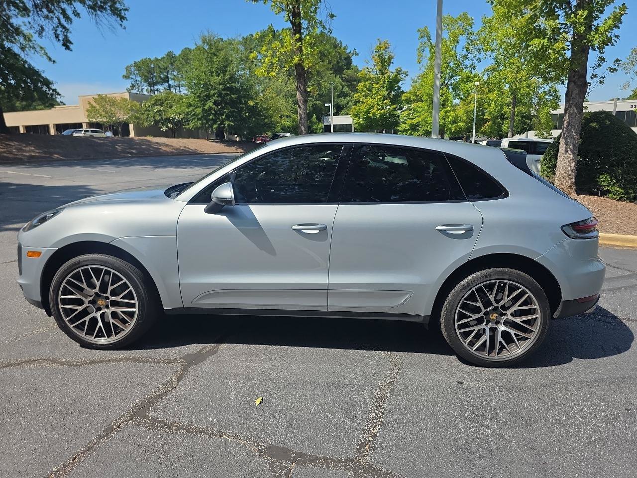 Used 2019 Porsche Macan S w/ Premium Package Plus AWD/4WD image 2