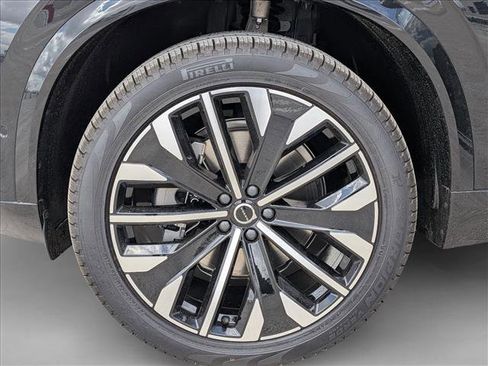 New 2026 Volvo XC90 B5 Plus w/ Protection Package AWD/4WD image 10