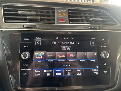 Used 2022 Volkswagen Tiguan SE image 12