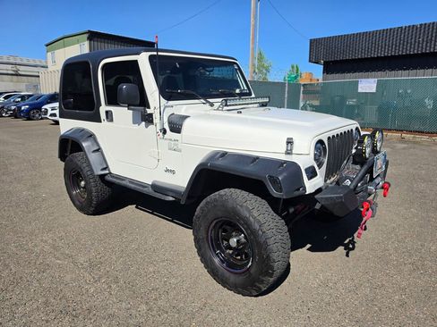 Used 1997 Jeep Wrangler SE AWD/4WD image 2