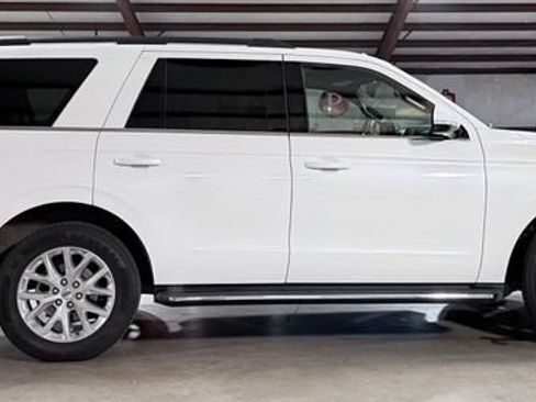 Used 2021 Ford Expedition XLT AWD/4WD image 3