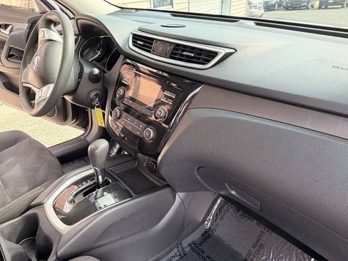 Used 2015 Nissan Rogue S AWD/4WD image 16