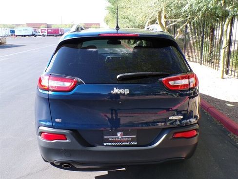 Used 2018 Jeep Cherokee Latitude Plus FWD image 4