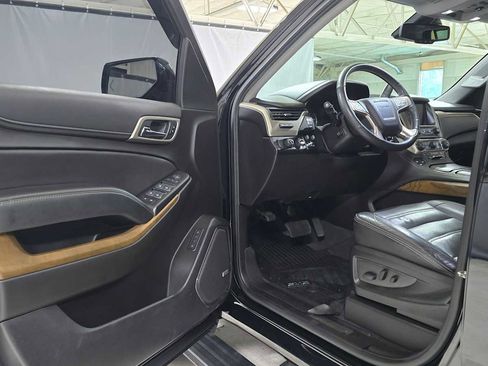 Used 2020 GMC Yukon Denali w/ Denali Premium Package image 20