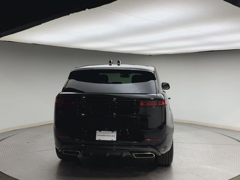 Used 2024 Land Rover Range Rover Sport Dynamic SE image 3