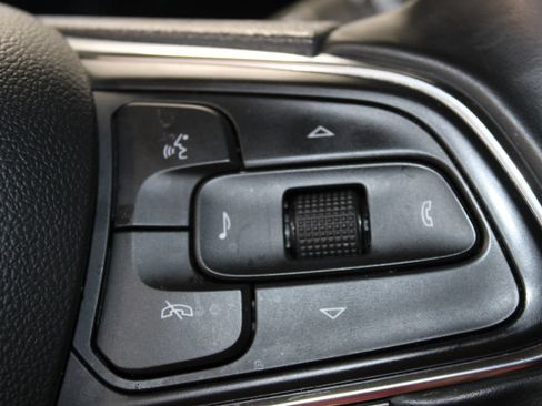 Used 2025 Buick Encore GX Preferred AWD/4WD image 40