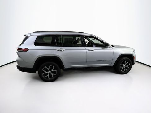 Used 2023 Jeep Grand Cherokee L Limited image 4