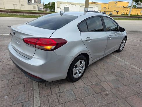 Used 2017 Kia Forte LX w/ LX Popular Package FWD image 5