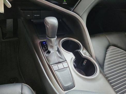 Certified 2024 Toyota Camry SE image 23