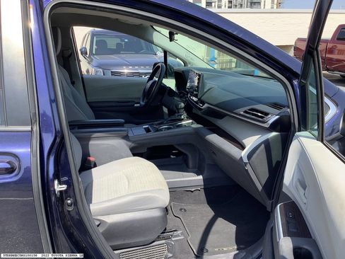 Used 2022 Toyota Sienna LE FWD image 16