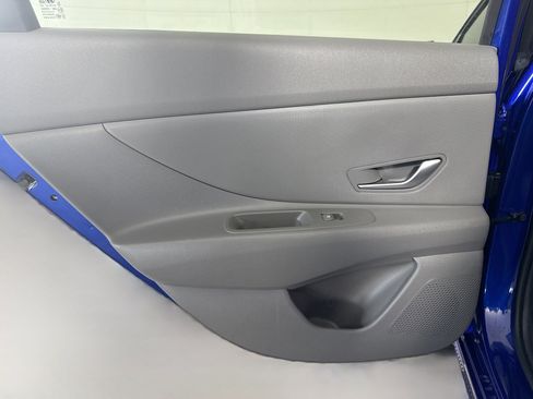 Used 2024 Hyundai Elantra SE FWD image 25