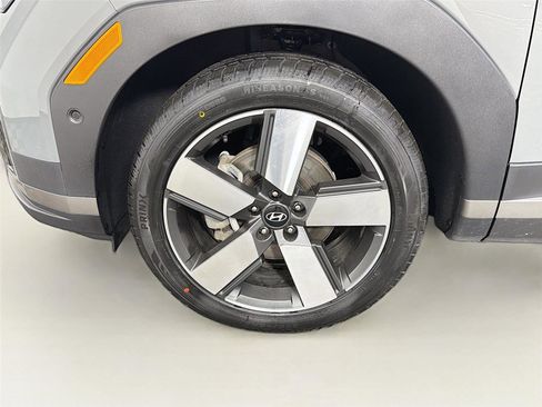 Used 2025 Hyundai Santa Fe Limited AWD/4WD image 38