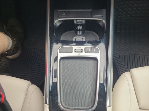 Used 2025 Mercedes-Benz GLA 250 4MATIC image 21
