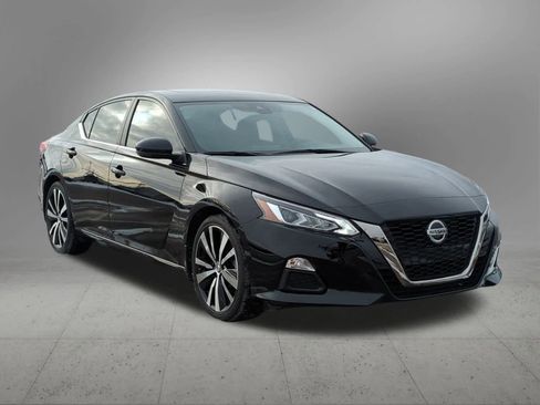 Used 2020 Nissan Altima 2.5 SR w/ Premium Package image 8