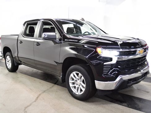Used 2023 Chevrolet Silverado 1500 LT image 2