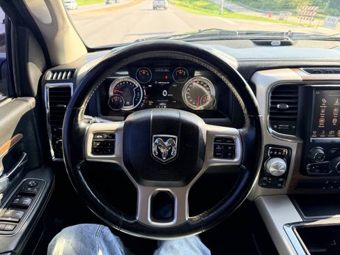 Used 2015 RAM 1500 Laramie w/ Convenience Group AWD/4WD image 17