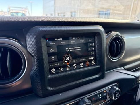 Used 2023 Jeep Gladiator Sport AWD/4WD image 20
