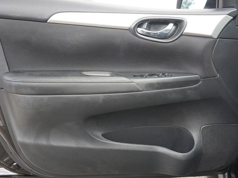 Used 2017 Nissan Sentra S FWD image 15