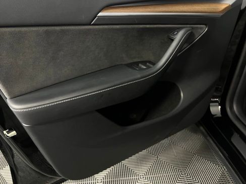 Used 2023 Tesla Model Y Long Range image 24