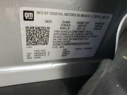 Used 2025 Chevrolet Equinox EV LT FWD image 9