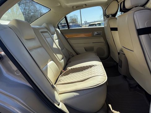 Used 2006 Lincoln Zephyr image 16