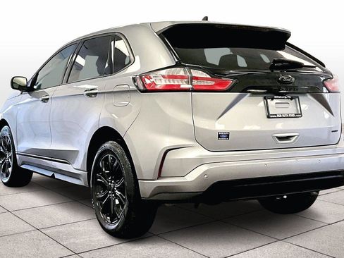 Certified 2022 Ford Edge SE w/ Black Appearance Package image 10