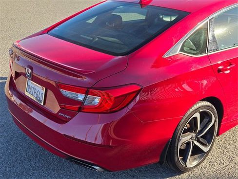 Used 2018 Honda Accord Sport image 6