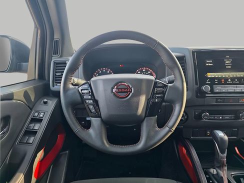 Used 2024 Nissan Frontier PRO-4X w/ Technology Package image 17