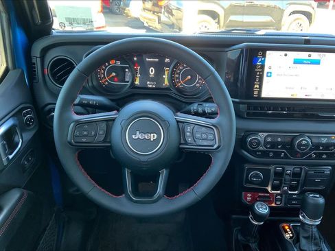 Used 2024 Jeep Wrangler Unlimited Rubicon image 6